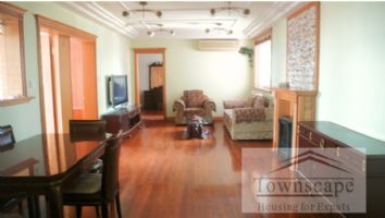 picture 3 Spacious and Bright apartment close to metro line 1