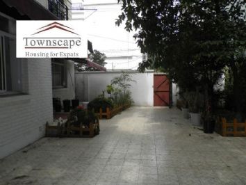 picture 1 House with 120 sqm garden near metro line 1