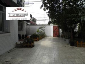 House with 120 sqm garden near metro line 1