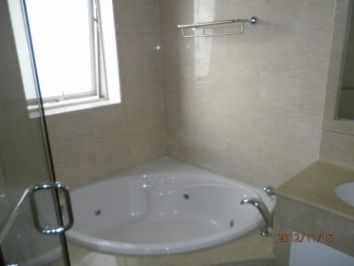 picture 4 Large Bright 3 Bedroom Apartment with South Facing Balcony