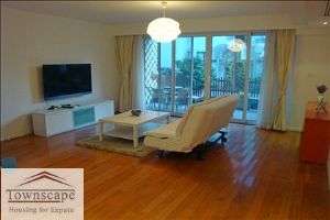 Lovely apartment with garden in FC