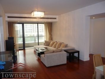 picture 2 Luxury style 2BR apt with balcony