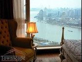 <b>49th floor apt with stunning Bund view</b>