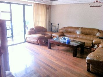 picture 1 Convenient 4BR apt with modern facilities