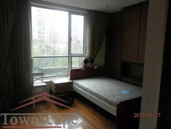 picture 2 4BR apt with terrace and balcony