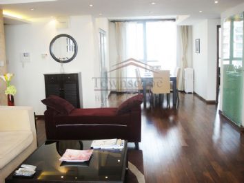 picture 7 3BR apartment with big balcony on line 2