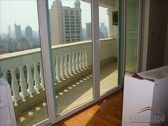 Bright and spacious 3BR apt with balcony