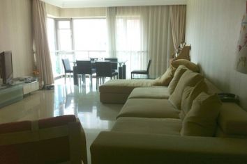 picture 1 Modern 2br apartment overlooking gardens