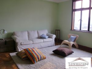 warm and cozy apt 100sqm 2 bdr on hengshan road near line 1