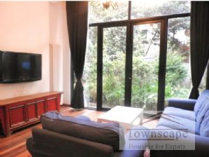 Charming apartment 1bdr 60sqm with garden close to line 1