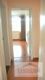 picture 2 Renovated 3bdr 100sqm apartment+balcony near huashan Rd