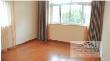 picture 3 Renovated 3bdr 100sqm apartment+balcony near huashan Rd