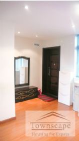 picture 4 Renovated 3bdr 100sqm apartment+balcony near huashan Rd