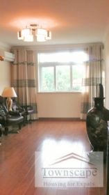 picture 7 Renovated 3bdr 100sqm apartment+balcony near huashan Rd