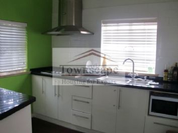 picture 3 Bright old house 120sqm 2floors with garden near line 1