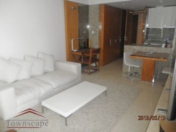 picture 1 Big 1BR serviced apt at 80sqm near line 1