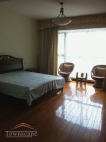 picture 1 5BR bright apartment in Pudongs Business District