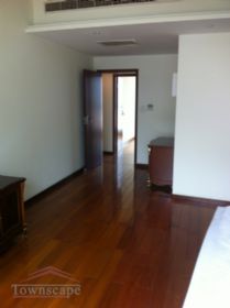 picture 4 5BR bright apartment in Pudongs Business District