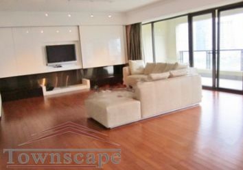 shanghai apartment for rent 3BR apt with 2 living rooms a open balcony and clubhouse