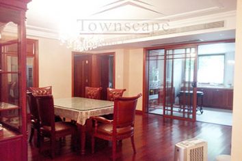 picture 1 Spacious 3 BR apartment with 120sqm garden and big living ro