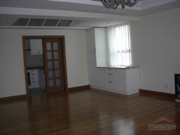 picture 3 4BR duplex apt with brand new furniture