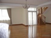 4BR duplex apt with brand new furniture