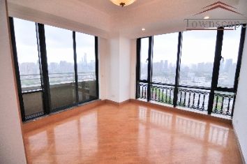 picture 2 Spacious 3BR with large windows and good view