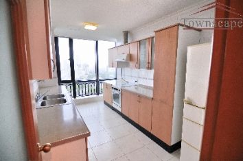 picture 4 Spacious 3BR with large windows and good view