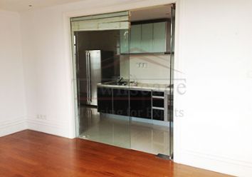 picture 11 Spacious and modern 4BR apartment in renovated building