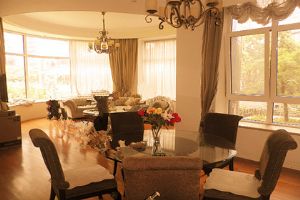 Luxury 3BR apt in residential area