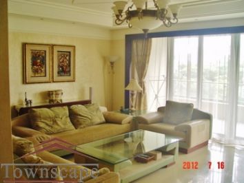 picture 2 Beautiful and spacious 4BR with huge balcony near People Squ