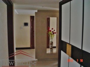 picture 5 Beautiful and spacious 4BR with huge balcony near People Squ