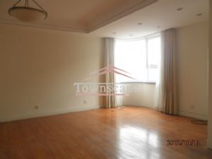 Bright and big windows Duplex with Floor Heating Rent to Exp
