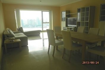 picture 2 3BR apt overlooking Huangpu River