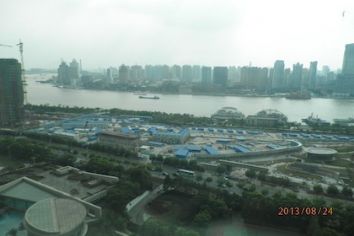 picture 3 3BR apt overlooking Huangpu River