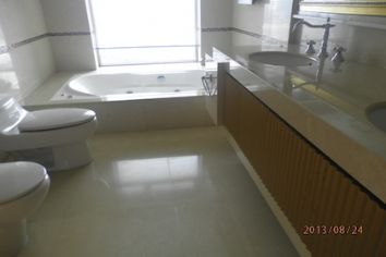picture 6 3BR apt overlooking Huangpu River