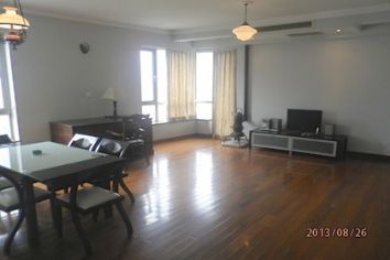 picture 3 Bright and spacious 3BR apt with Western furniture