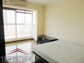 picture 4 3br2bth Bright apartment facing south with spacious modern d